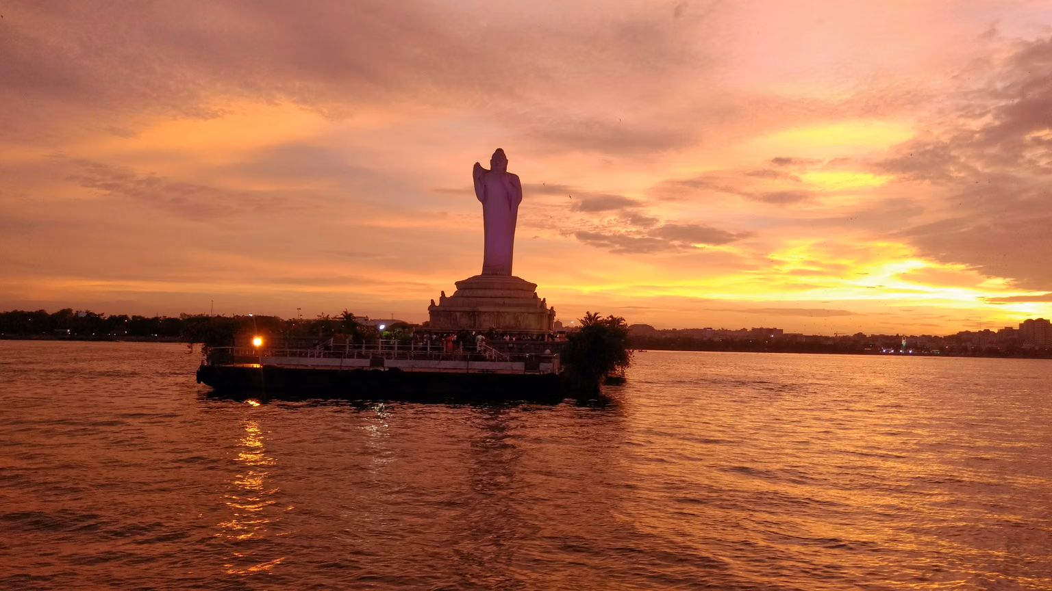 hussain-sagar-lake